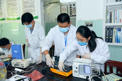 南宁市市场监管局以精准计量检测 筑牢疫情防控科技防线